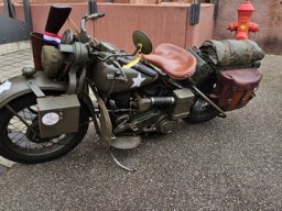 vehicules historiques et parcours memoriel-e